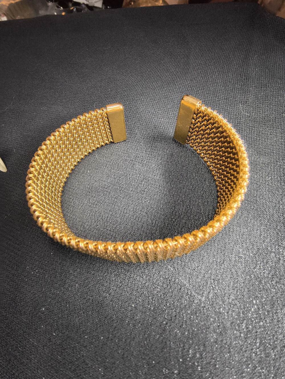 Vintage Gold Tone Wide Mesh Cuff Bracelet Woven Open Bangle Fits Up To 8.5 Inch - Picture 9 of 10